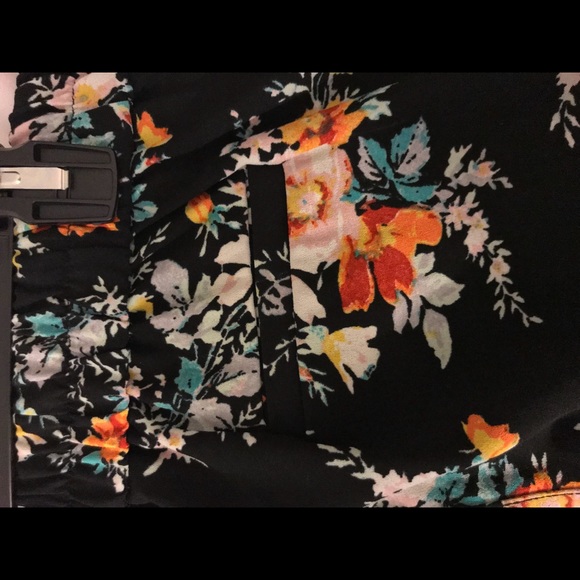 Jessica Simpson Floral Dress Pants. - Picture 6 of 7